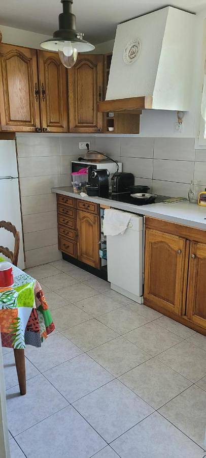 Location de vacances pour 6 personnes, avec vue ainsi que terrasse et jardin à Oraison - 4