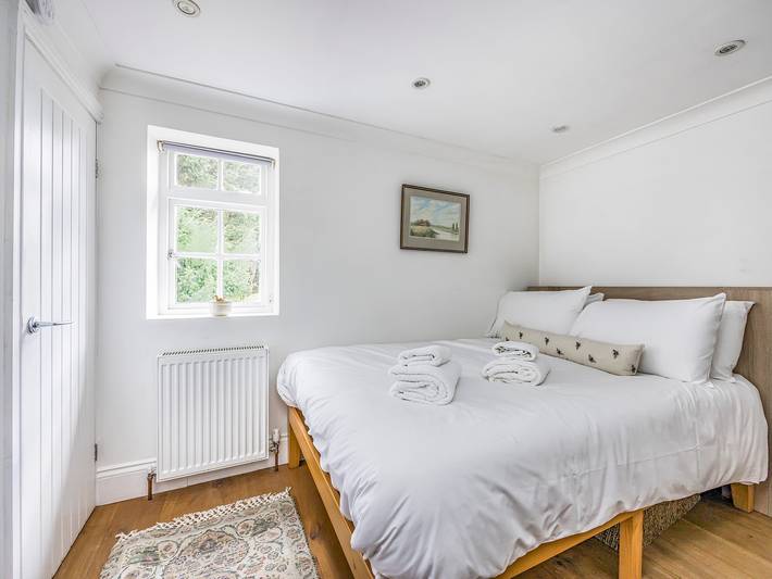 Charming Chichester Home w Garden - Pass The Keys in Chichester, West Sussex