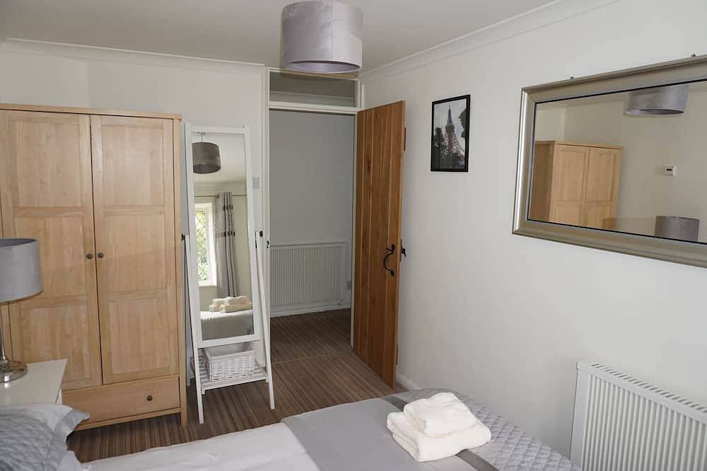 Dog friendly 2 bed barn - walking distance to Slapton Sands Beach & Slapton Ley in Slapton, South Devon