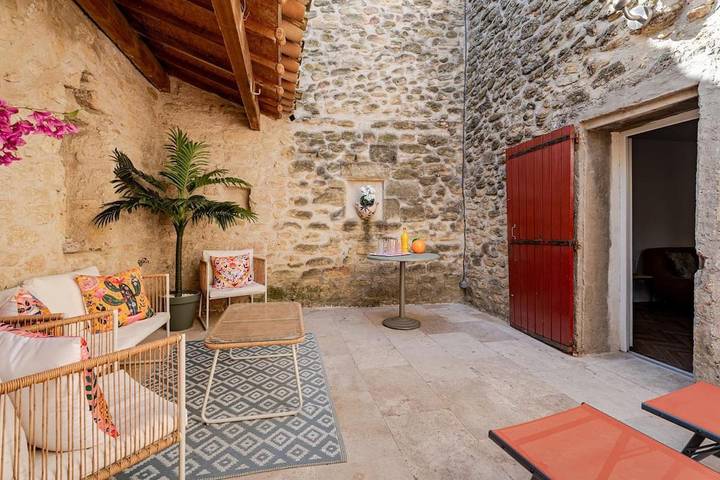 Location de vacances pour 6 personnes, avec terrasse à Cornillon-Confoux - 2