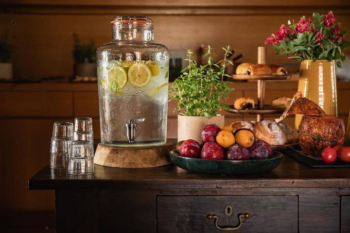 Hôtel pour 2 personnes, avec piscine ainsi que vue et jardin à Es Castell - 3