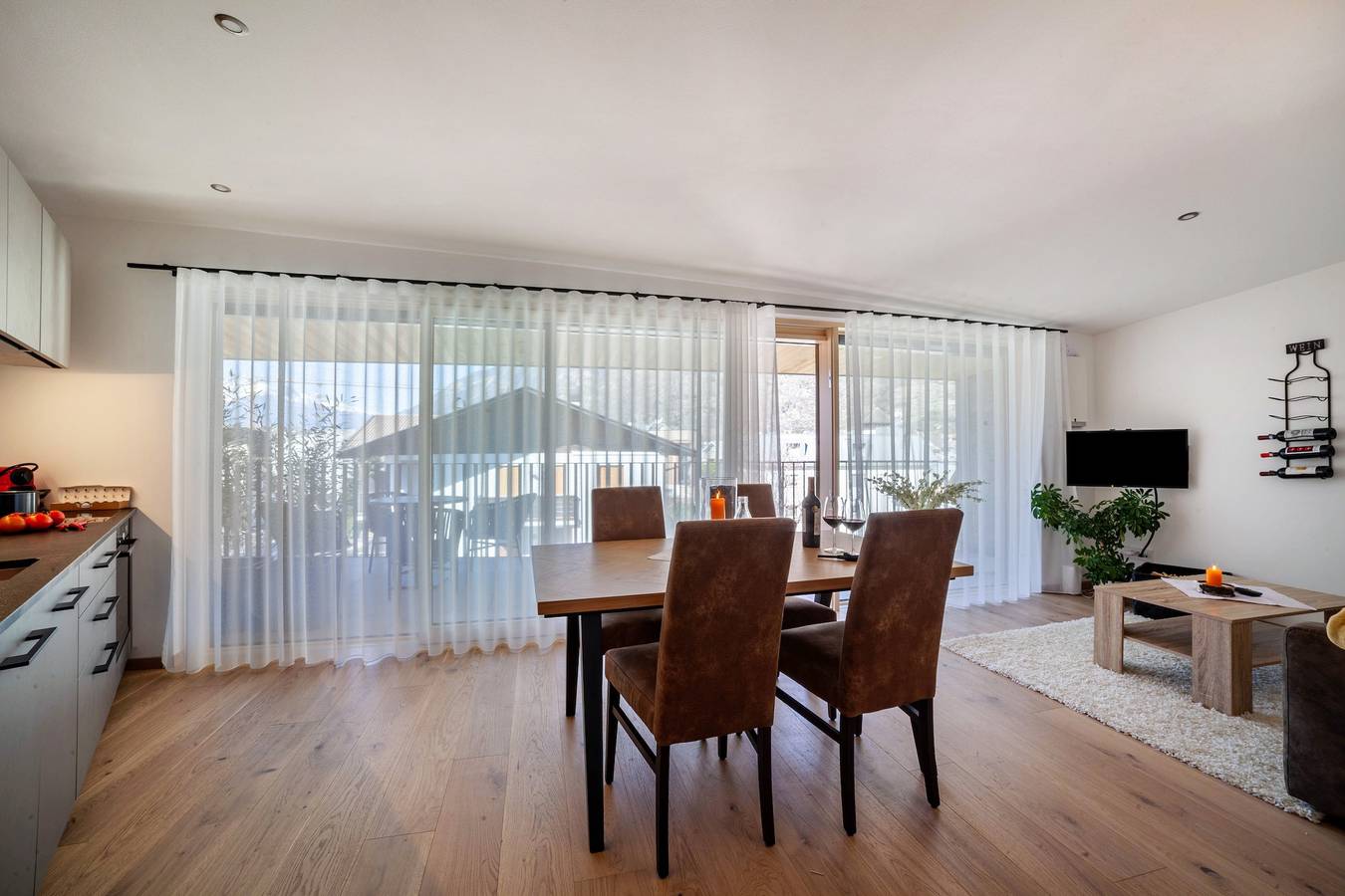 Ganze Wohnung, Ferienwohnung 'Adler Living Attika Wohnung' mit Bergblick, Terrasse & Wlan in Naturns, Texelgruppe