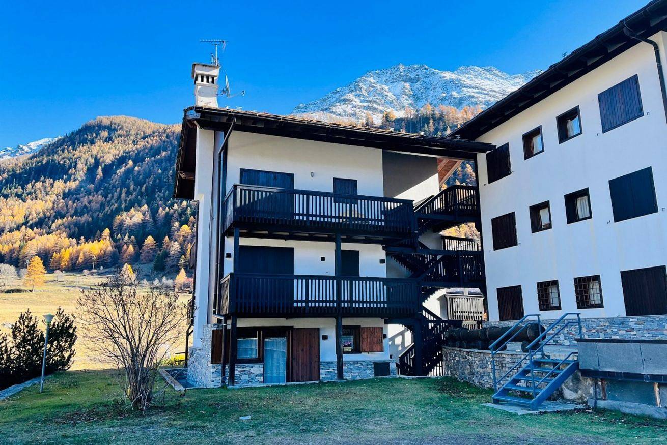 Entire apartment, Guesthost - Petite Fleur - Cozy La Thuile Flat in La Thuile (town), La Thuile