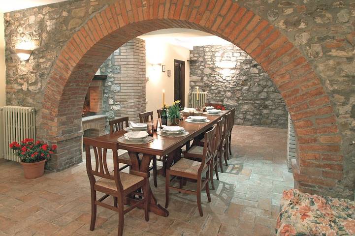 Casa vacanza per 20 persone, con idromassaggio e piscina nonché giardino in Orvieto