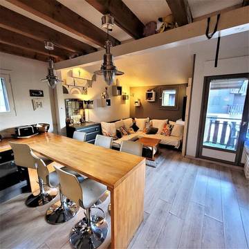 Gîte pour 6 personnes, avec vue et balcon à Seythenex