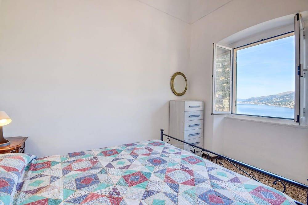 Appartamento intero, Appartamento con 2 camere da letto a Camogli, dove sono ammessi animali. in Camogli, Riviera di Levante