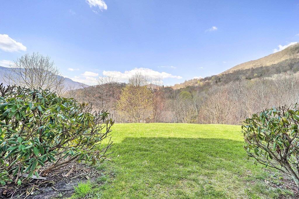 Ganze Wohnung, 6 Mi to Sugar Mtn Slopes: Seven Devils Condo! in Blue Ridge Parkway, Seven Devils