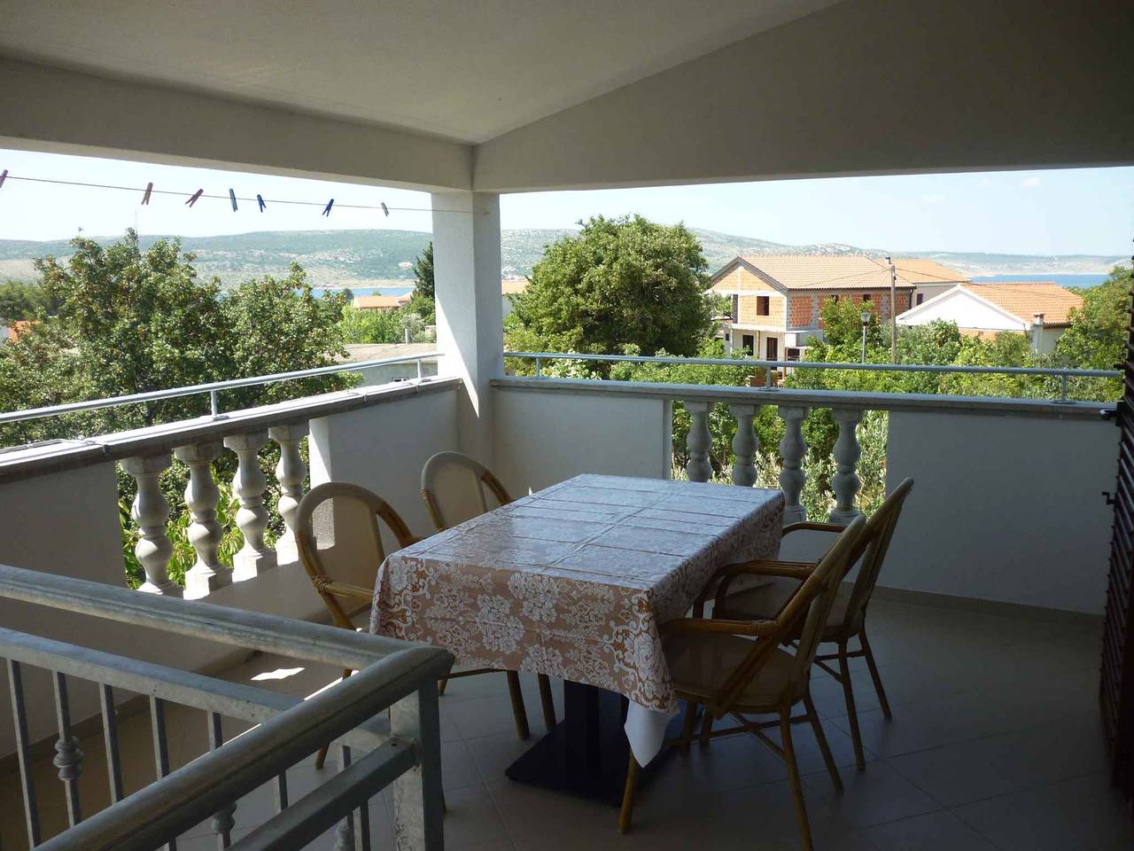 Entire holiday apartment, Holiday apartment mit Klimaanlage und Meerblick  in Starigrad, Zadar