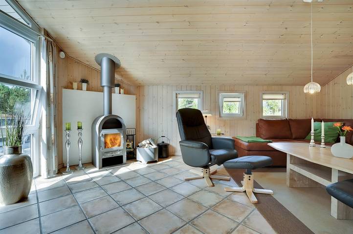 Nice home in Blåvand w/ Sauna, WiFi and 4 Bedrooms in Blavand, Varde