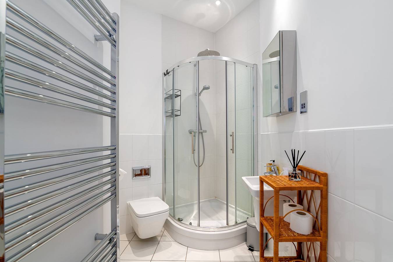 Ganze Wohnung, Ferienwohnung für 4 Personen mit Balkon in Hackney, London