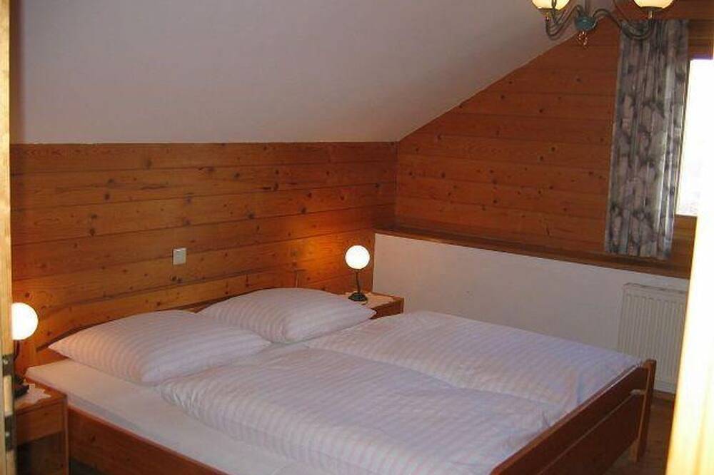 Baby- und Kinderhof Aicherbauer - Fewo Sommerlinde oder Nussbaum in Seeham, Bezirk Salzburg-Umgebung