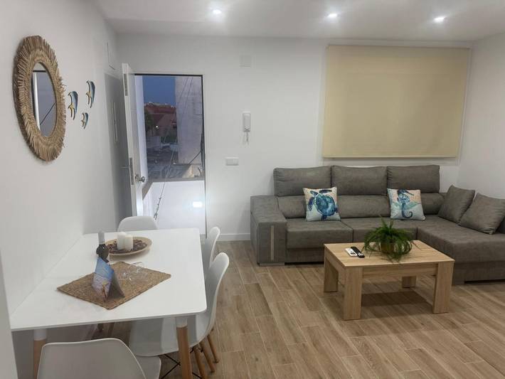 Apartamento inteiro, Apartamento 'Bajo De Guía 1A' com terraço privado, Wi-Fi e ar condicionado in Sanlúcar de Barrameda, Costa de la luz