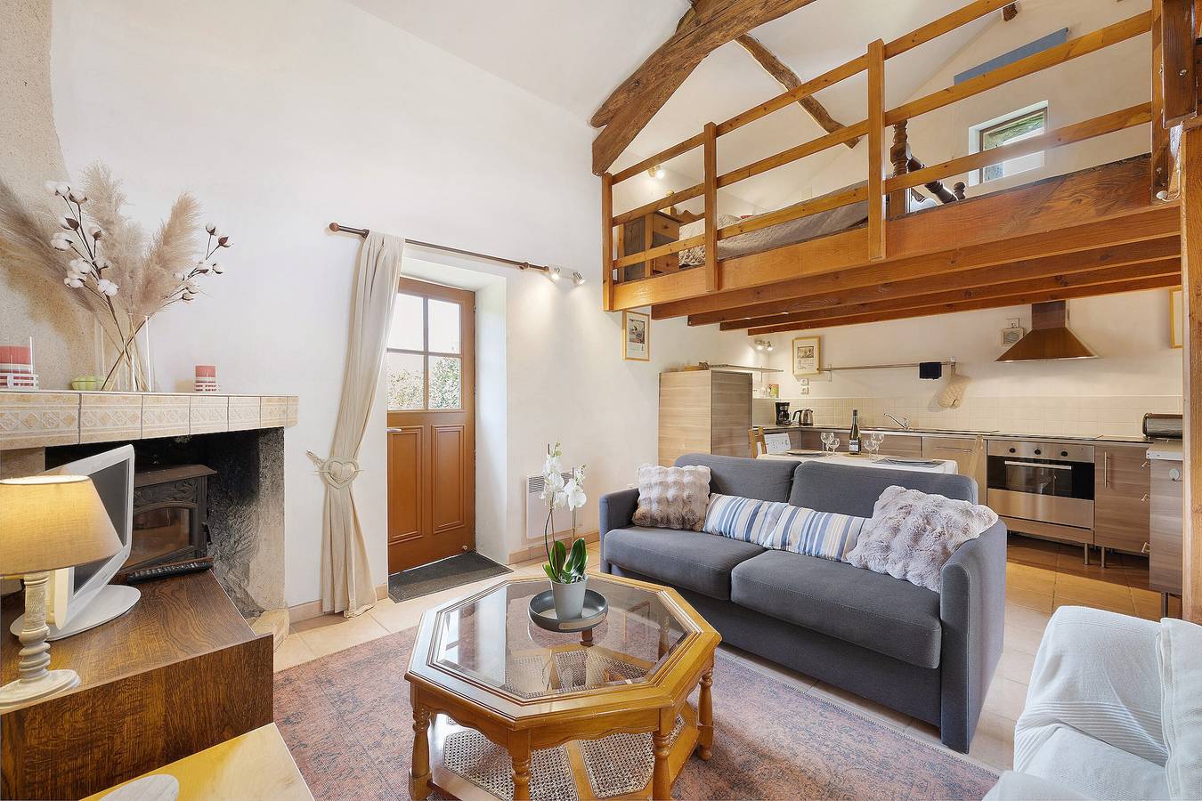 Gehele studio, Gîte des Fraignaies met privézwembad en terras in Saint-Juire-Champgillon in Saint-Juire-Champgillon, Fontenay-le-Comte