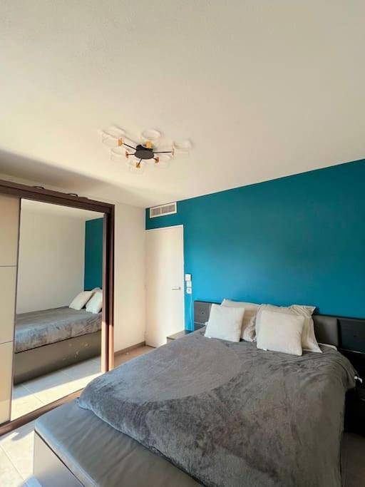 Gîte pour 4 personnes, avec piscine ainsi que vue et jardin à Tanneron - 4