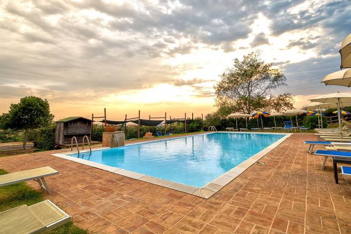 B&b per 3 persone, con giardino e piscina, con animali domestici in Civitavecchia