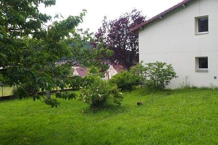 Gîte pour 6 personnes, avec terrasse ainsi que piscine et jardin à Saint-Lothain - 2