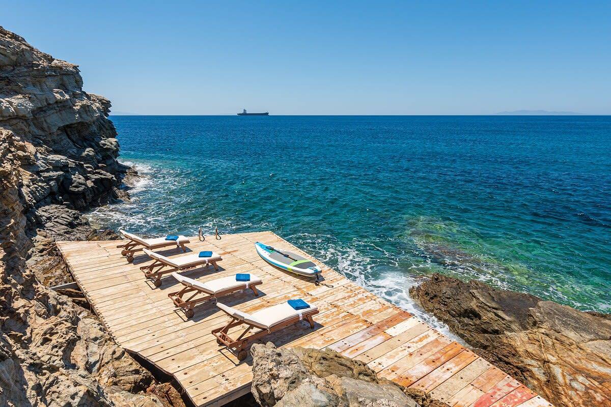 Villa Blueros · 8Br Syros Estate · Infinity Pool in Poseidonia, Syros