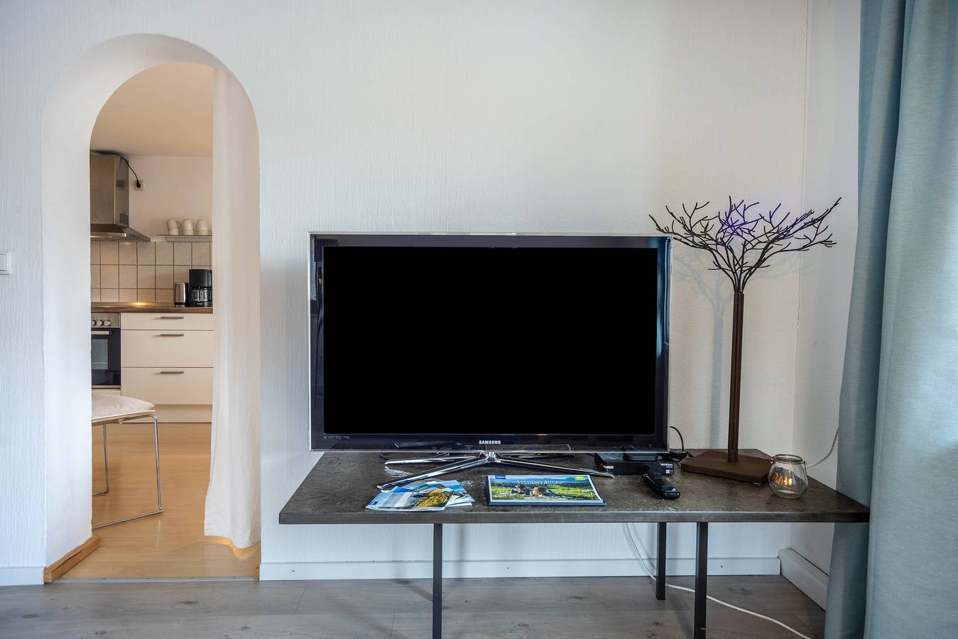 Ganze Wohnung, Ferienwohnung 'Silvia' mit Bergblick, Gemeinschaftsgarten und Wi-Fi in Roßhaupten, Bayerisch Schwaben