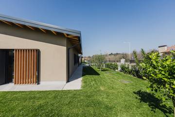 Villa for 6 Guests in Lazise, Lake Garda, Picture 2