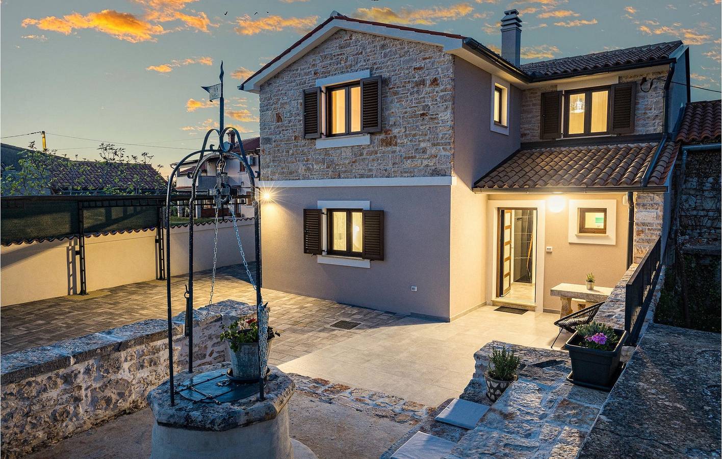 Reizende 2-Zimmer-Wohnung mit Pool, WLAN und in der Nähe der Küste und des Stadtzentrums in Marčana, Südküste Istrien