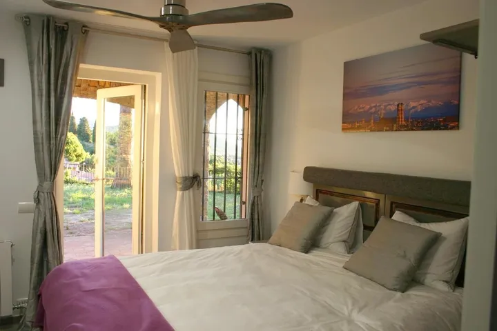 Bed and Breakfast für 5 Personen, mit Ausblick und Garten sowie Pool - 1