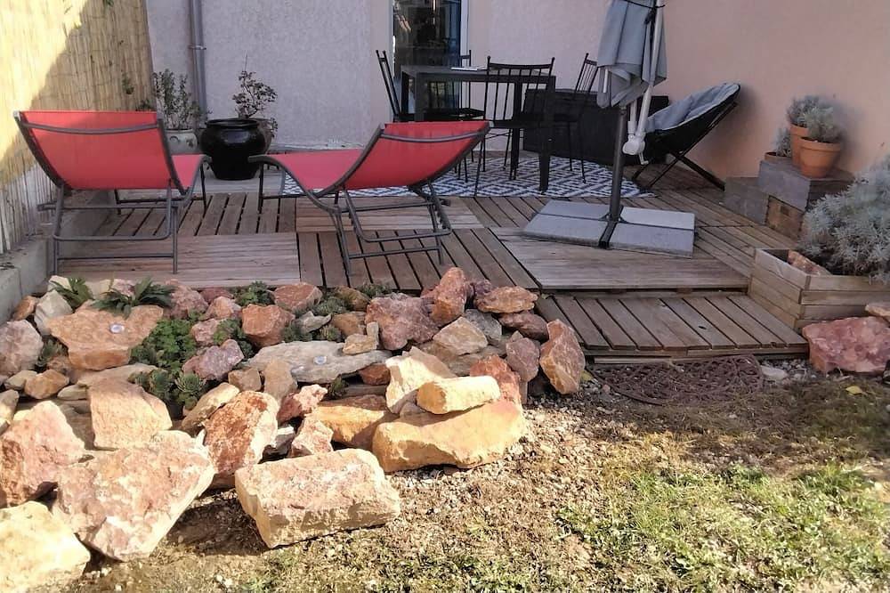 Gite pour 2 personnes proche Macon en Bourgogne. in La Roche-Vineuse, Région de Mâcon