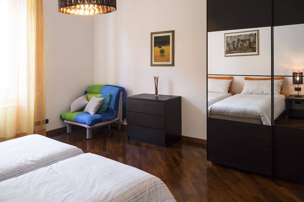 Ganze Wohnung, Für Albaro (Arba), zwei Schritte von der Mitte, in der grünen historischen Ville genoves in Genua (Stadt), Genua