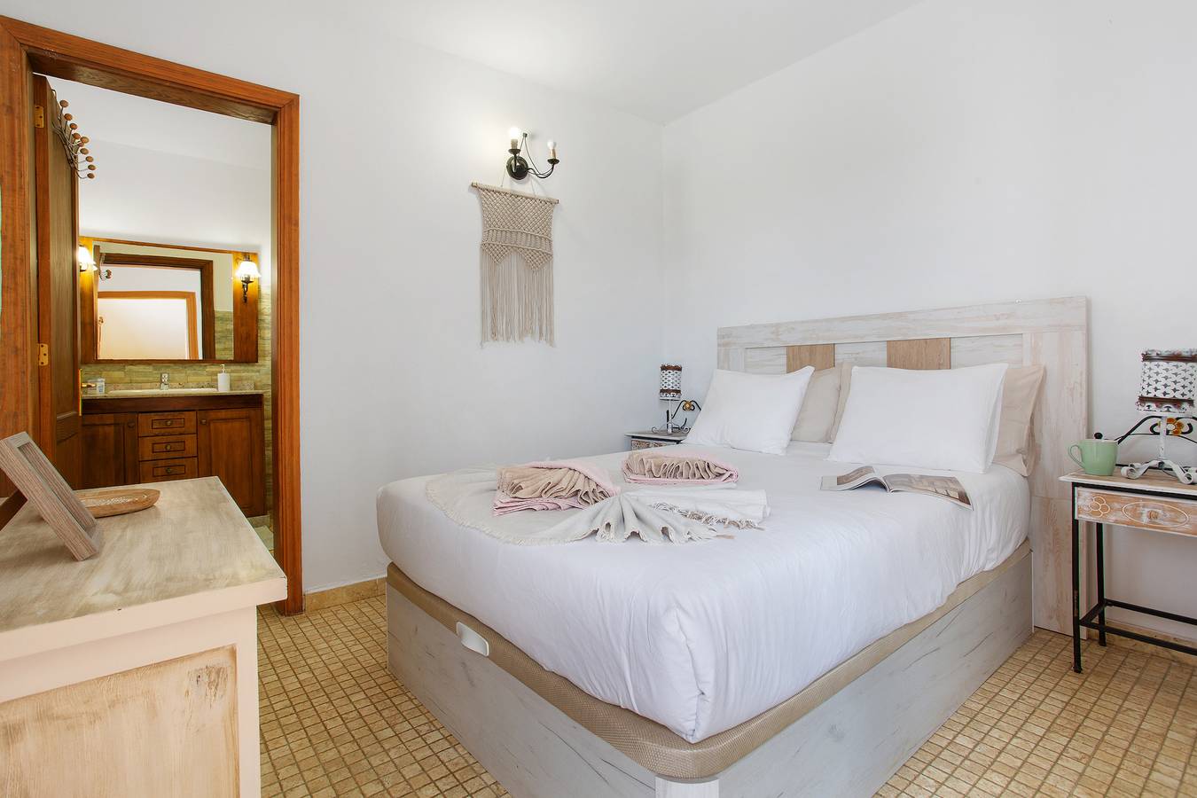 Apartamento entero, Vacaciones 'Ca' Paca Y Pepe' con Jardín Compartido y Wi-Fi in Tinajo, Lanzarote