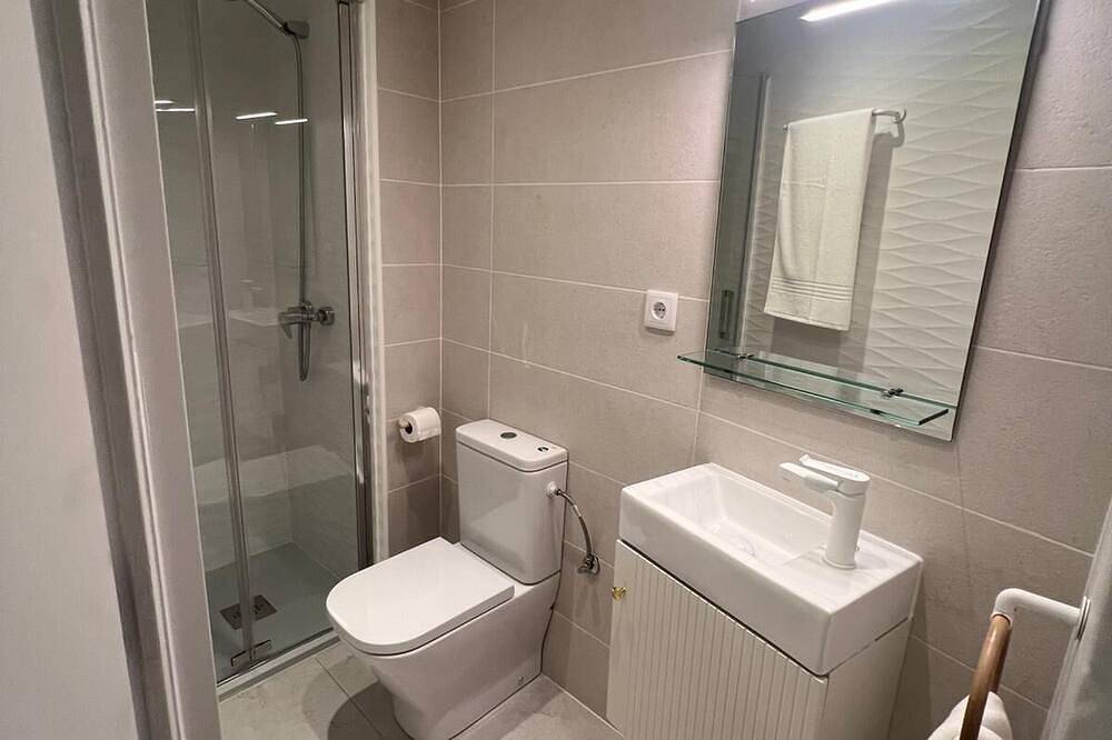 Sant Marti Bed 6 in Central Lloret de Mar, Lloret de Mar