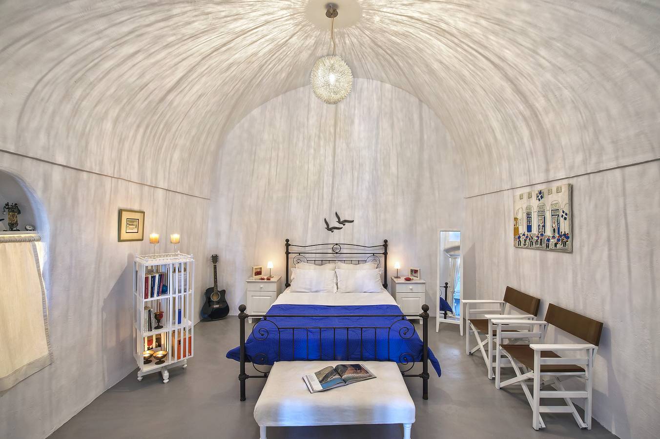 Pyrgos 3-Bed Villa, Sleeps 8, with Pool and Aircon in Exo Gonia, Santorini