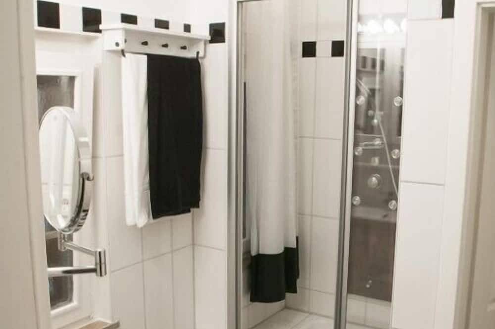 Ganze Wohnung, Ferienwohnung 47qm im Herzen der Altstadt mit vollausgestatteter Küche in Regensburg, Ostbayern