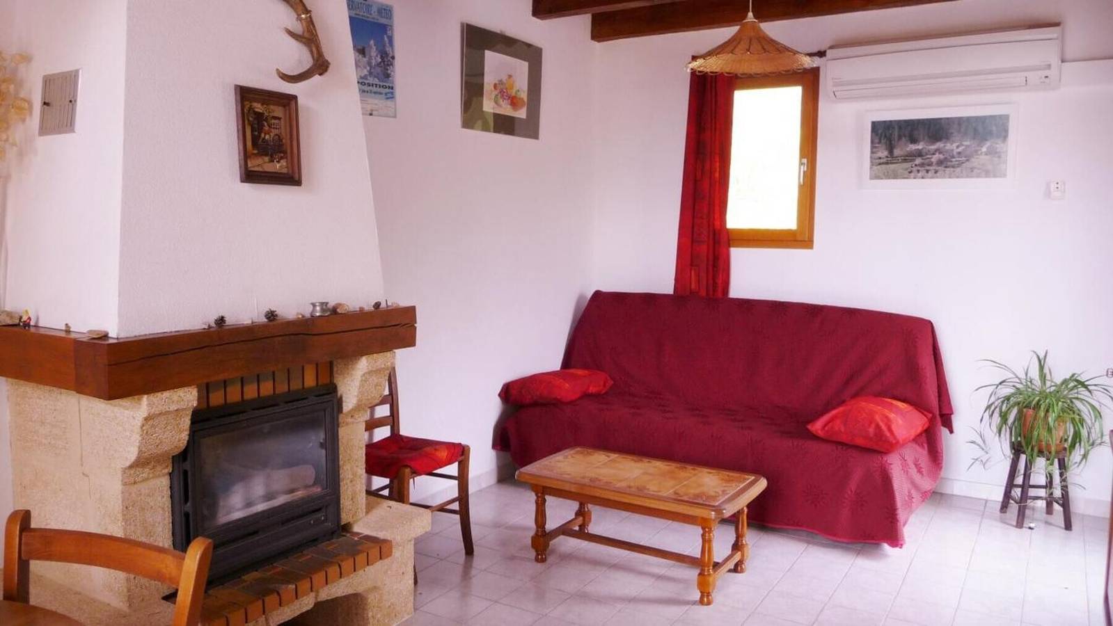 Casa de campo 'Gite Saint Guiral' com vista para a montanha, terraço privado e jardim privado in Dourbies, Cevenas