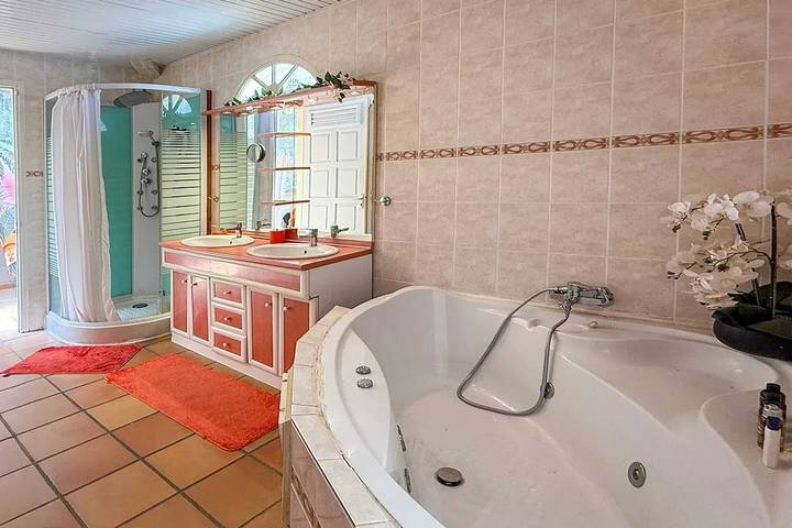 Casa encantadora Les Trois-Îlets, vista al mar in Les Trois-Îlets, Martinica