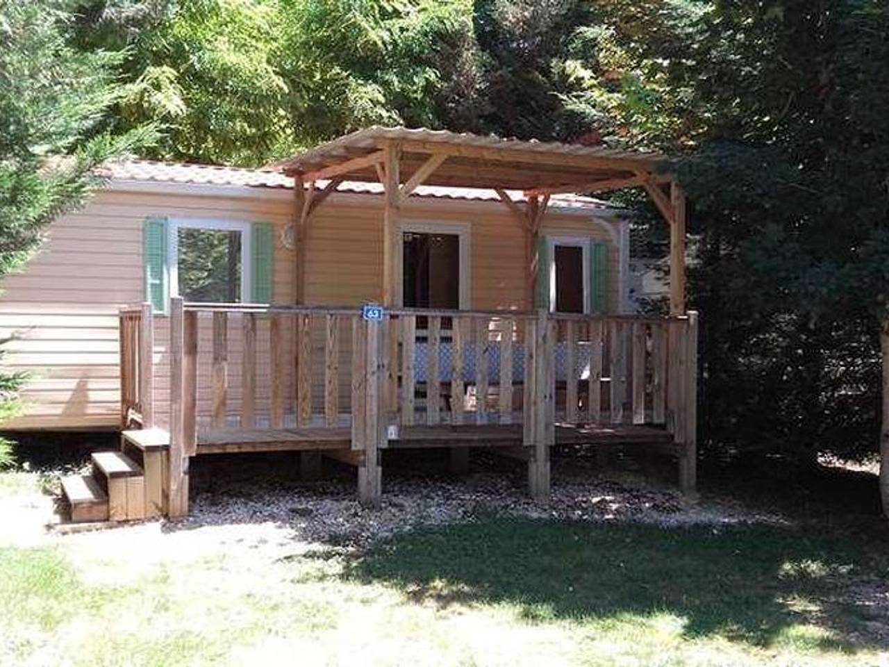 Mobil-home 28m² avec Terrasse pour 6 personnes in La Cassagne, Périgord Noir