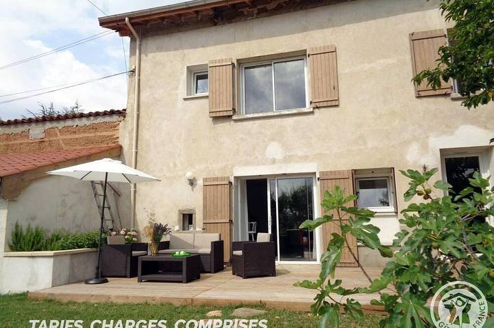 Gîte pour 4 personnes, avec jardin à Maringes