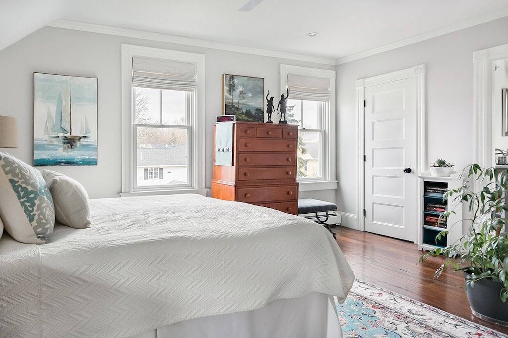 * Vollständige Sommervermietung - Neu renovierte Innenstadt von Newport mit Parkplatz! in Newport, Newport County