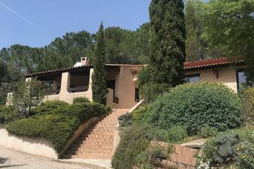 Cottage pour 8 personnes, avec jardin, animaux acceptés à Sainte-Anastasie-sur-Issole