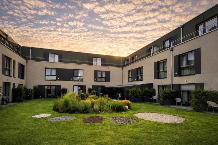 Apartmenthotel for 3 people, with Terrace and Yard in Darmstadt