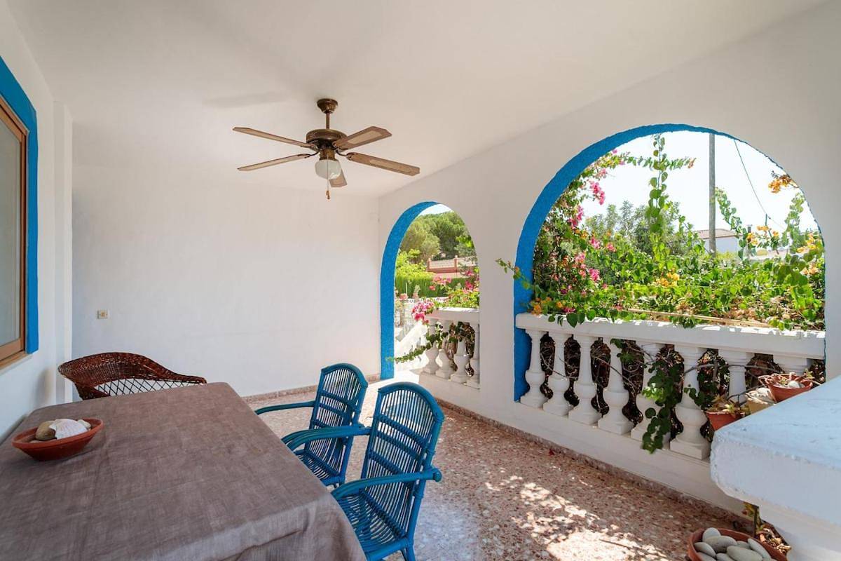Villa Maria with private pool in quiet location in Busot, Costa Blanca