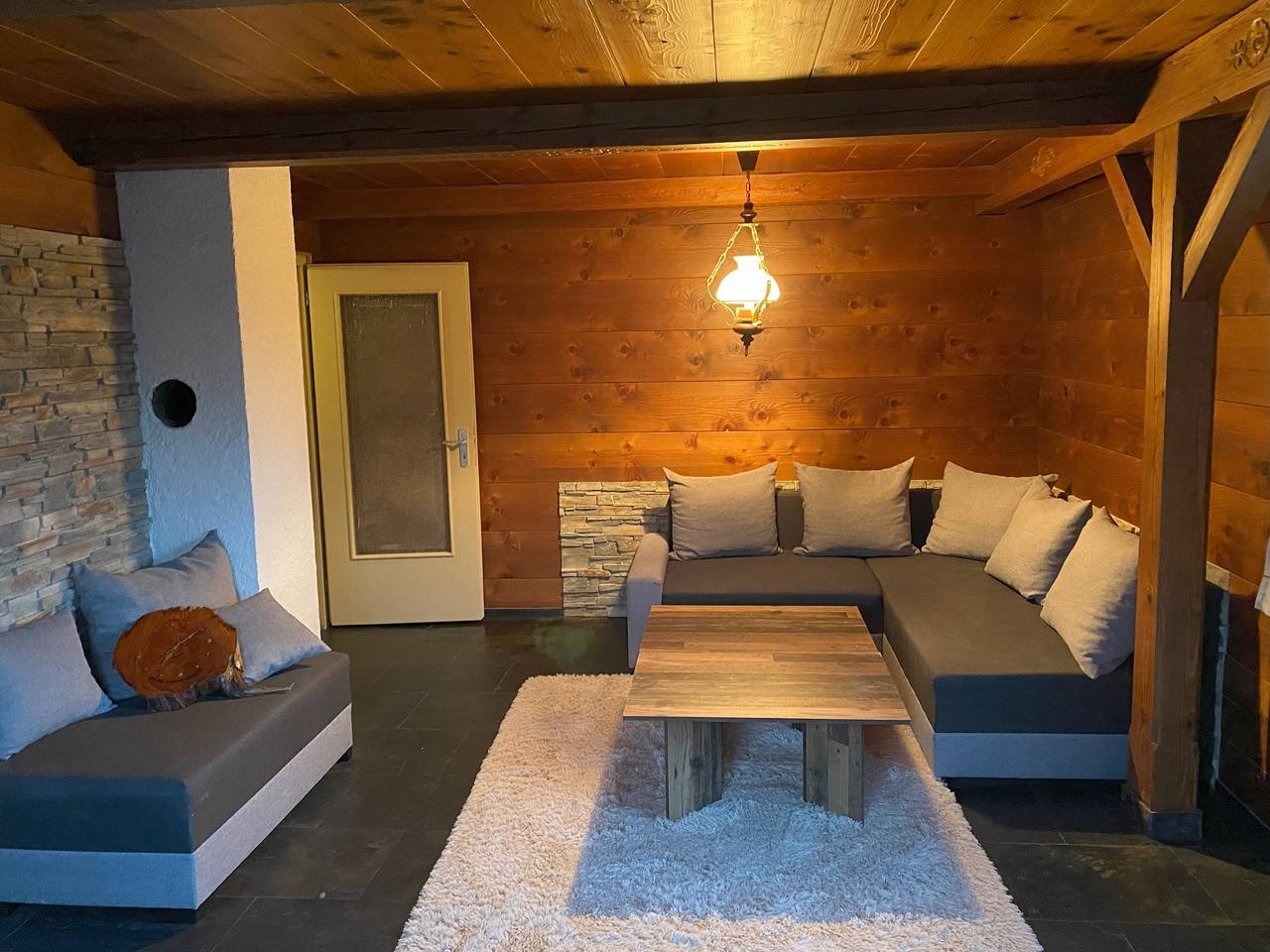 Ganze Ferienwohnung, Chiemsee - Idyll - Alm Chalet 1. Etage 85 qm in Bernau am Chiemsee, Chiemsee
