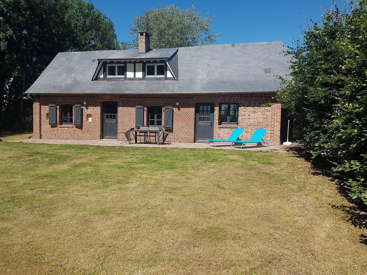 Holiday Home 'Maison Campagne  Dix Kilomtres De' with Private Terrace, Private Garden and Wi-Fi in Hautot-l'Auvray, Le Havre region