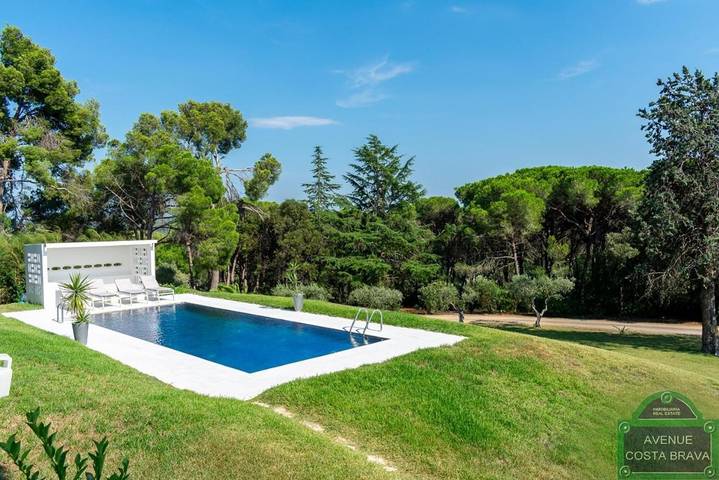 Casa rural para 8 personas, con Terraza y Jardín además de Piscina y Vistas en Vall-llobrega