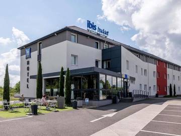 Hôtel pour 3 personnes, avec jardin et piscine à Chaintré