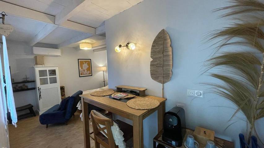 Maison d’hôte pour 2 personnes, avec Piscine et Vue à Nîmes
