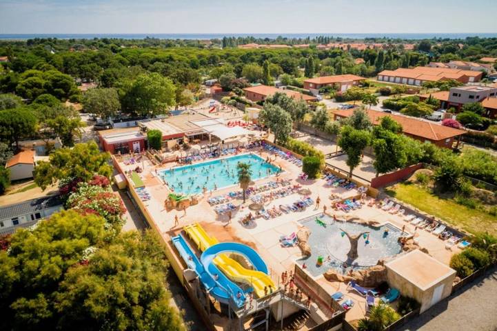 Camping pour 6 personnes, avec bassin pour enfant et piscine