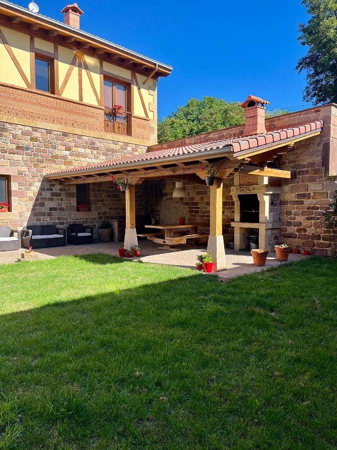 Casa rural para 6 personas, con Balcón además de Terraza y Vistas en Hermandad de Campoo de Suso
