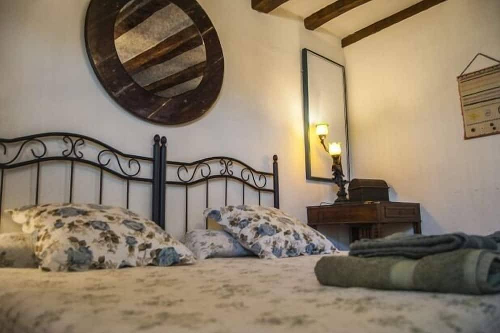 Self catering La Fuente del Monte for 4 people in Caballar, Segovia Province