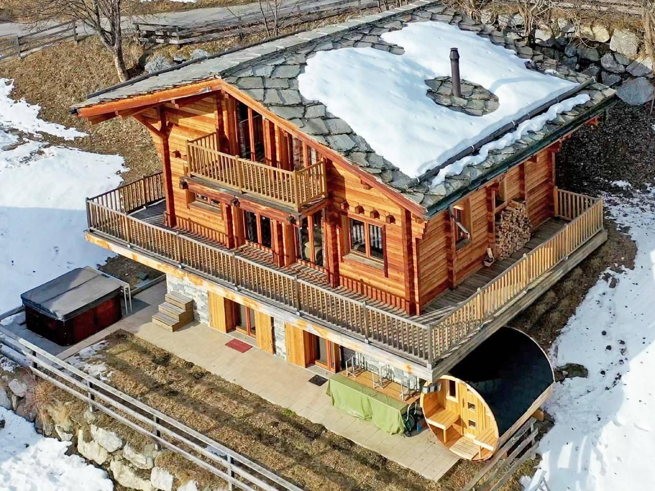 Geräumiges Ferienhaus Chalet Dixence in Les Masses, Hérémence