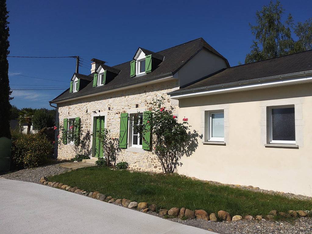 Lapeyrette : maison indépendante avec piscine in Gan, Béarn