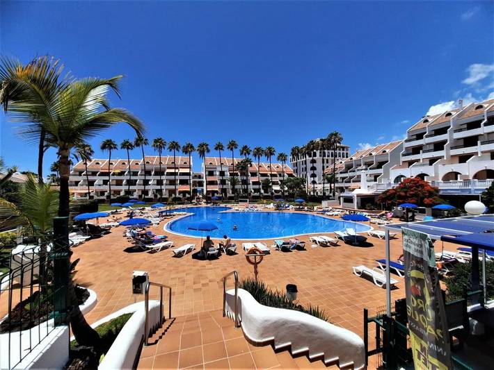 Appart’hôtel pour 2 personnes, avec vue ainsi que balcon et piscine